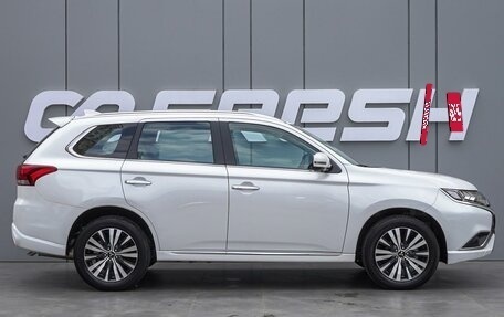 Mitsubishi Outlander III рестайлинг 3, 2022 год, 3 995 000 рублей, 5 фотография