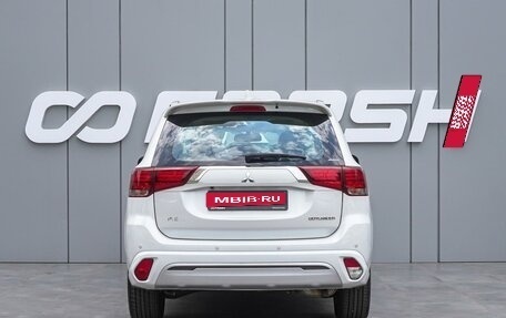 Mitsubishi Outlander III рестайлинг 3, 2022 год, 3 995 000 рублей, 4 фотография