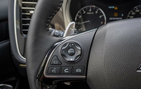 Mitsubishi Outlander III рестайлинг 3, 2022 год, 3 995 000 рублей, 19 фотография
