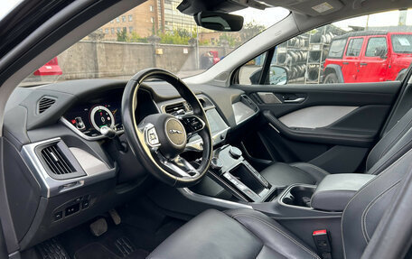 Jaguar I-Pace I, 2018 год, 2 550 000 рублей, 11 фотография