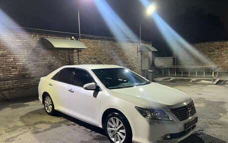 Toyota Camry, 2012 год, 1 800 000 рублей, 2 фотография