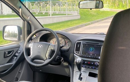 Hyundai H-1 II рестайлинг, 2016 год, 2 300 000 рублей, 12 фотография