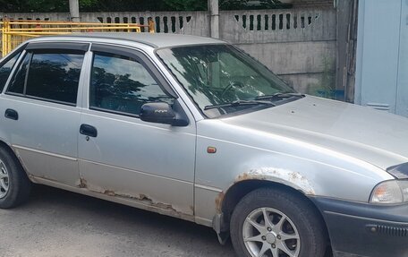 Daewoo Nexia I рестайлинг, 2000 год, 100 000 рублей, 2 фотография