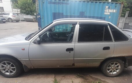 Daewoo Nexia I рестайлинг, 2000 год, 100 000 рублей, 3 фотография