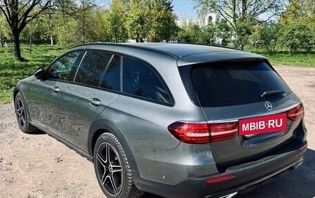 Mercedes-Benz E-Класс, 2021 год, 4 900 000 рублей, 3 фотография