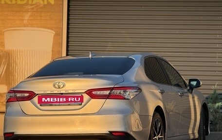 Toyota Camry, 2018 год, 2 250 000 рублей, 12 фотография