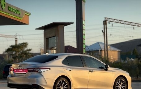 Toyota Camry, 2018 год, 2 250 000 рублей, 8 фотография