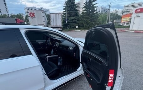 Mercedes-Benz E-Класс, 2013 год, 2 400 000 рублей, 5 фотография