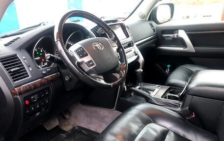 Toyota Land Cruiser 200, 2013 год, 3 750 000 рублей, 2 фотография