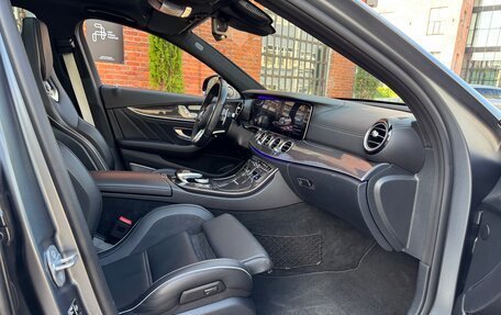 Mercedes-Benz E-Класс AMG, 2017 год, 7 000 000 рублей, 16 фотография
