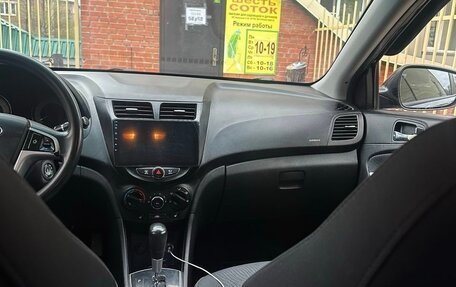 Hyundai Solaris II рестайлинг, 2011 год, 860 000 рублей, 8 фотография