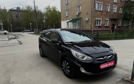 Hyundai Solaris II рестайлинг, 2011 год, 860 000 рублей, 1 фотография