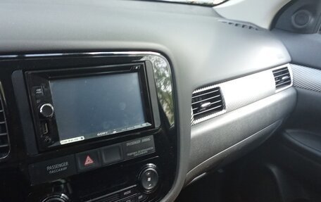 Mitsubishi Outlander III рестайлинг 3, 2014 год, 2 000 000 рублей, 5 фотография