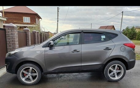 Hyundai Tucson III, 2010 год, 1 350 000 рублей, 4 фотография