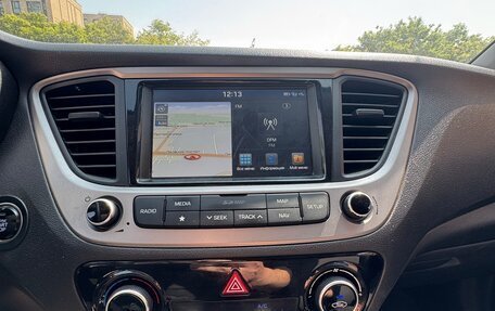 Hyundai Solaris II рестайлинг, 2018 год, 1 180 000 рублей, 11 фотография