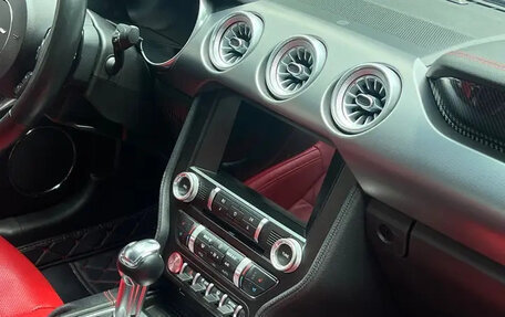 Ford Mustang VI рестайлинг, 2022 год, 3 380 334 рублей, 7 фотография