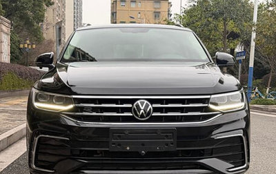 Volkswagen Tiguan II, 2021 год, 1 899 000 рублей, 1 фотография