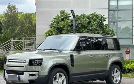 Land Rover Defender II, 2020 год, 7 037 000 рублей, 3 фотография