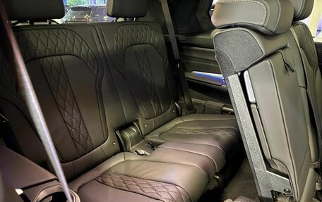 BMW X7, 2024 год, 24 фотография