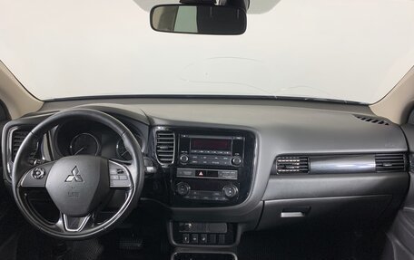 Mitsubishi Outlander III рестайлинг 3, 2019 год, 2 219 000 рублей, 12 фотография