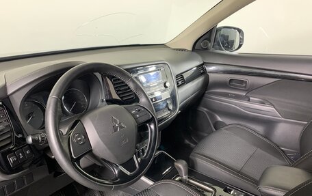 Mitsubishi Outlander III рестайлинг 3, 2019 год, 2 219 000 рублей, 11 фотография