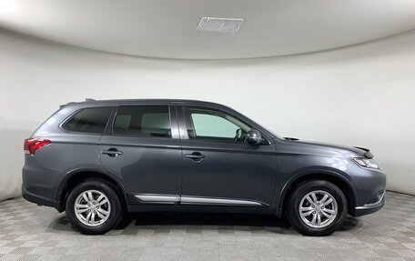 Mitsubishi Outlander III рестайлинг 3, 2019 год, 2 219 000 рублей, 4 фотография