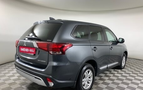 Mitsubishi Outlander III рестайлинг 3, 2019 год, 2 219 000 рублей, 5 фотография