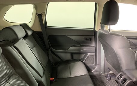 Mitsubishi Outlander III рестайлинг 3, 2019 год, 2 219 000 рублей, 17 фотография