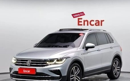 Volkswagen Tiguan II, 2021 год, 2 821 201 рублей, 1 фотография