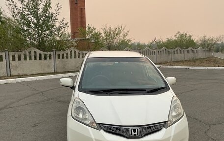 Honda Fit III, 2011 год, 860 000 рублей, 3 фотография