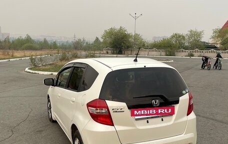 Honda Fit III, 2011 год, 860 000 рублей, 7 фотография