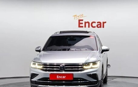 Volkswagen Tiguan II, 2021 год, 2 821 201 рублей, 3 фотография