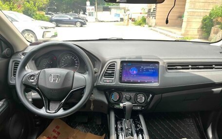 Honda Vezel, 2022 год, 1 600 000 рублей, 5 фотография