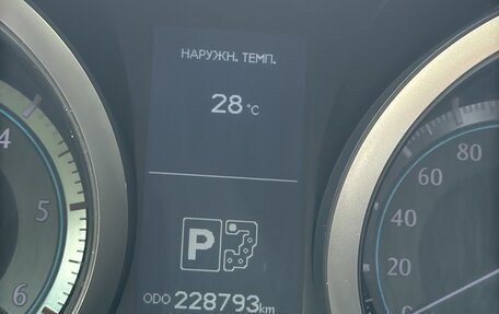 Toyota Land Cruiser Prado 150 рестайлинг 2, 2011 год, 2 400 000 рублей, 19 фотография