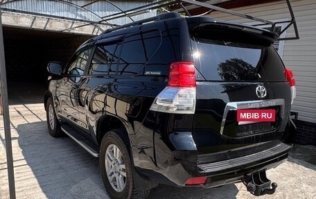 Toyota Land Cruiser Prado 150 рестайлинг 2, 2011 год, 2 400 000 рублей, 15 фотография
