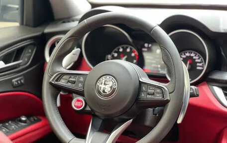 Alfa Romeo Stelvio, 2022 год, 3 025 810 рублей, 14 фотография