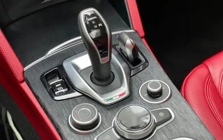 Alfa Romeo Stelvio, 2022 год, 3 025 810 рублей, 17 фотография