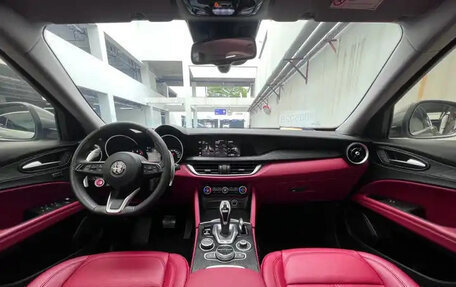 Alfa Romeo Stelvio, 2022 год, 3 025 810 рублей, 21 фотография