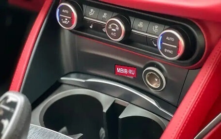 Alfa Romeo Stelvio, 2022 год, 3 025 810 рублей, 16 фотография
