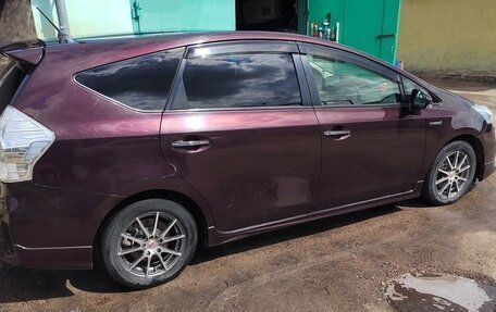 Toyota Prius Alpha I (ZVW40/41), 2013 год, 1 400 000 рублей, 4 фотография