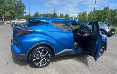 Toyota C-HR I рестайлинг, 2017 год, 2 200 000 рублей, 2 фотография
