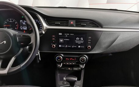 KIA Rio IV, 2021 год, 1 595 000 рублей, 12 фотография