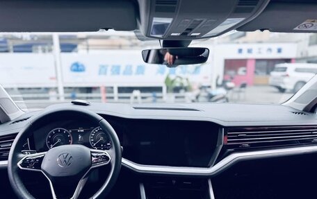 Volkswagen Touareg III, 2022 год, 5 260 000 рублей, 10 фотография