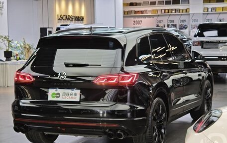 Volkswagen Touareg III, 2022 год, 6 400 000 рублей, 5 фотография