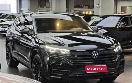 Volkswagen Touareg III, 2022 год, 6 400 000 рублей, 3 фотография