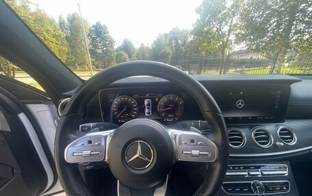 Mercedes-Benz E-Класс, 2019 год, 3 480 000 рублей, 9 фотография