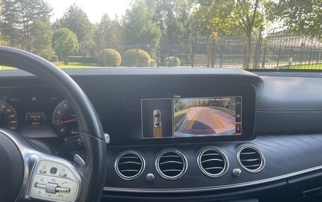 Mercedes-Benz E-Класс, 2019 год, 3 480 000 рублей, 10 фотография
