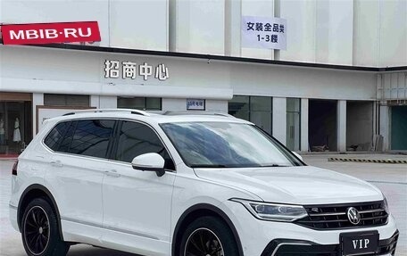 Volkswagen Tiguan II, 2022 год, 2 348 690 рублей, 4 фотография