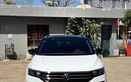 Volkswagen T-Roc I, 2022 год, 1 550 000 рублей, 2 фотография