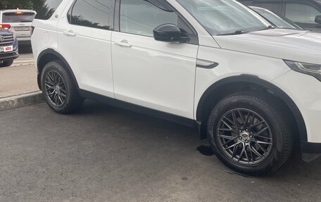 Land Rover Discovery Sport I рестайлинг, 2017 год, 2 500 000 рублей, 3 фотография